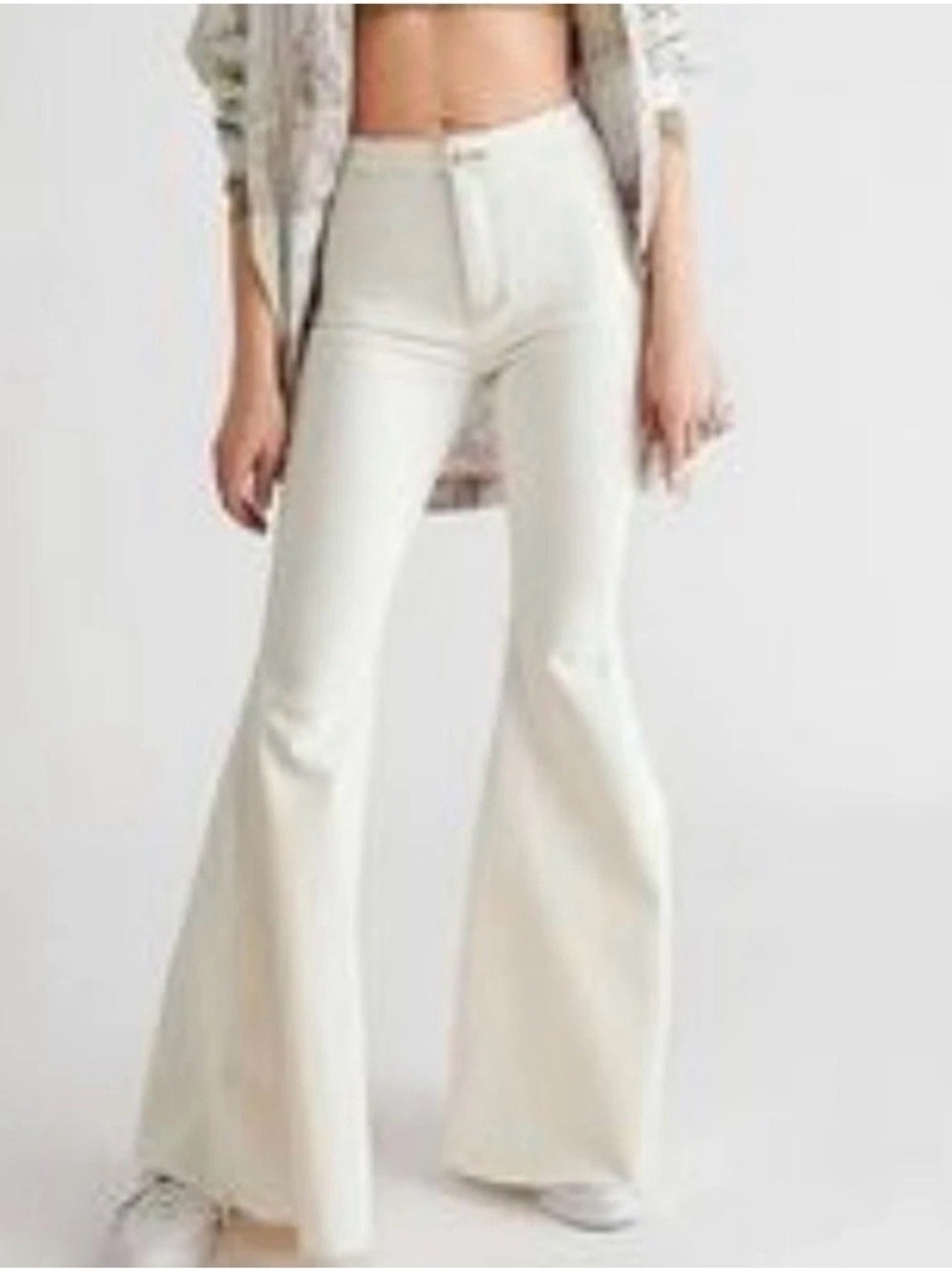 We The Free White Bell Bottom Ivory Flare Stretch Raw Hem Jeans Women’s 29